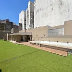 Modern Studio With Amenities In The Heart Of The City -U8